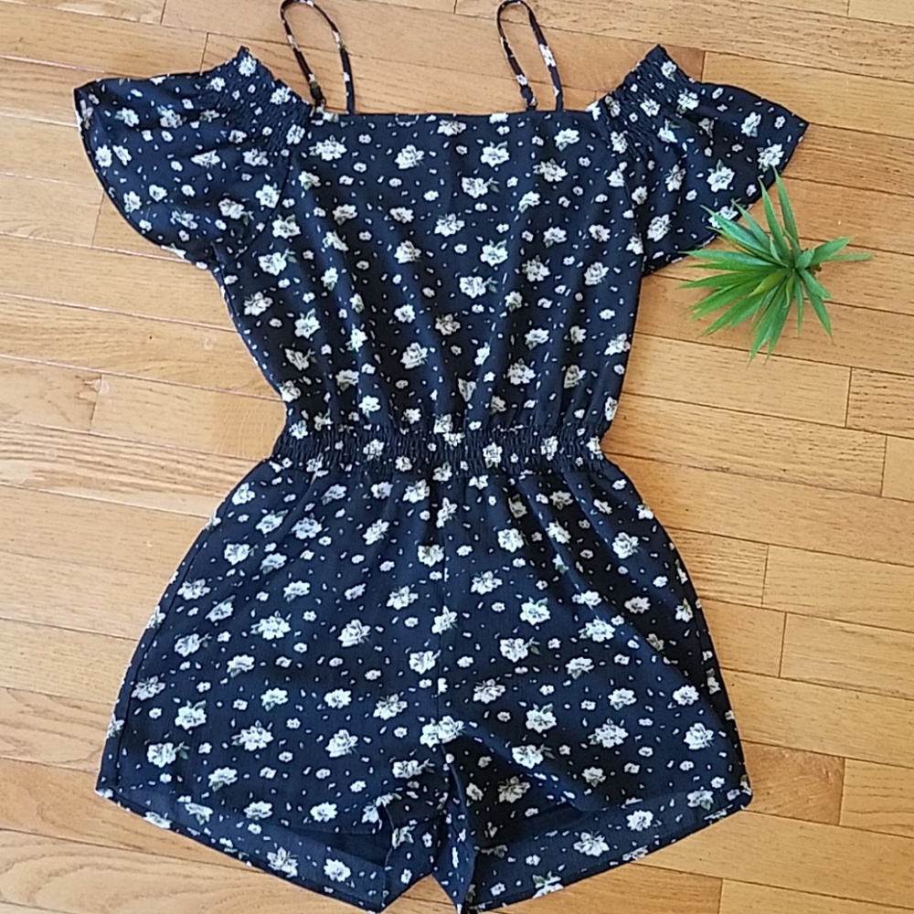 Cold shoulder Papermoon Romper